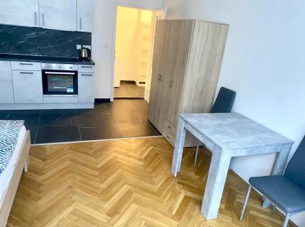 Pronájem bytu, 1+kk, 32 m²