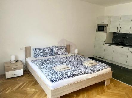 Pronájem bytu, 1+kk, 32 m²