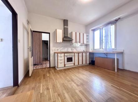 Pronájem bytu, 3+kk, 72 m²