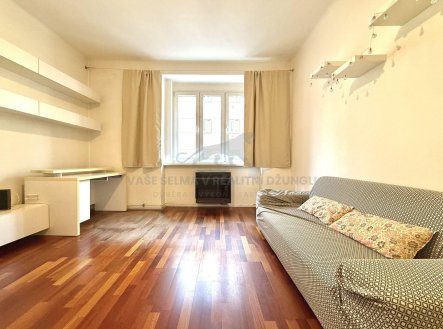 Pronájem bytu, 1+kk, 32 m²