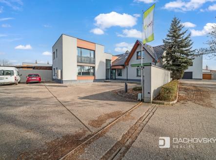 Prodej kanceláře, 374 m²