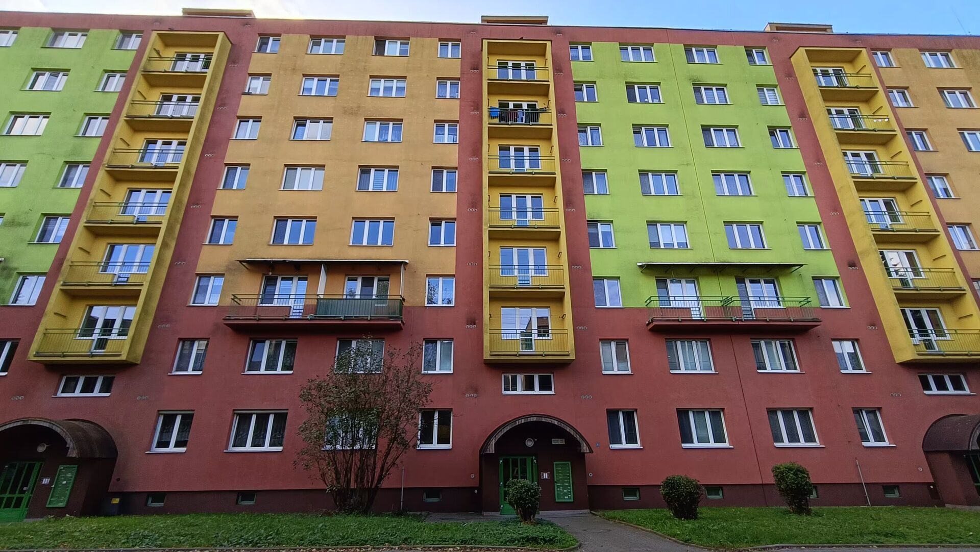 Nabízíme exkluzivně byt 3+1 s dvěma balkony v 8. patře, 69 m² – ulice Kosmonautů, Havířov - Podlesí