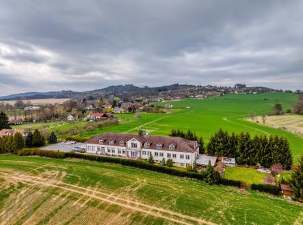 Prodej - hotel, 1 100 m²