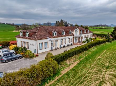 Prodej hotel, 1 100 m²