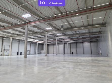 Pronájem - skladovací prostor, 9 596 m²