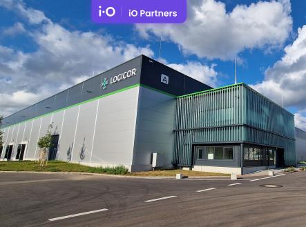 Pronájem skladovací prostor, 9 596 m²