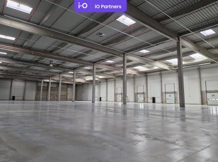 Pronájem - skladovací prostor, 18 000 m²