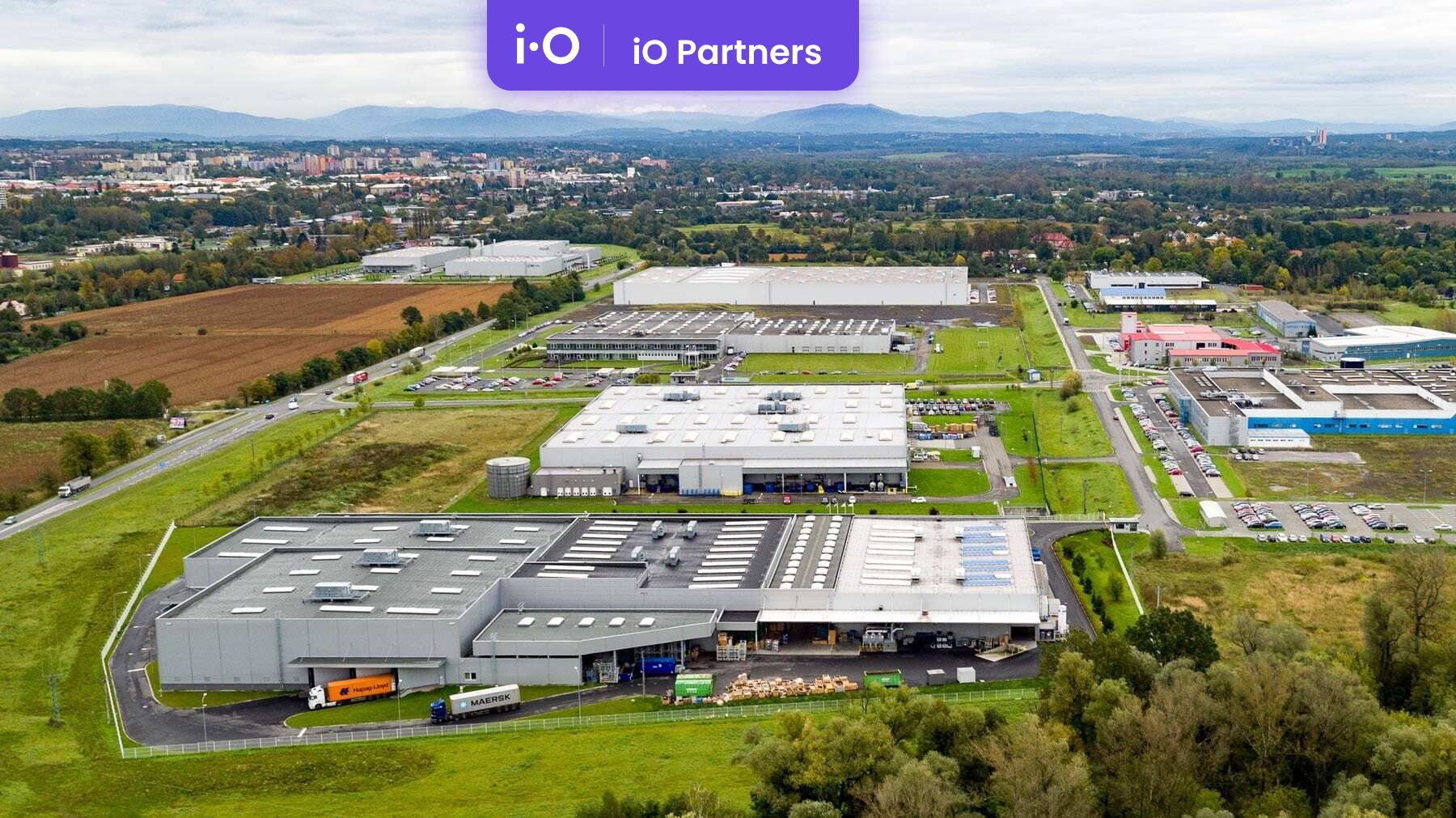 Pronájem - výrobně/ skladovací prostor, 5 000 m² - 10 446 m²