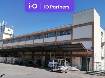 Pronájem skladovací prostor, 500 m²