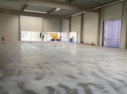 Pronájem skladovací prostor, 4 300 m²