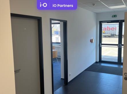 Pronájem skladovací prostor, 4 300 m²