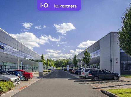 Pronájem - skladovací prostor, 1 067 m²
