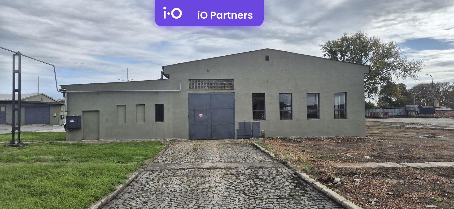 Pronájem - výrobně/ skladovací prostor, 800 m²