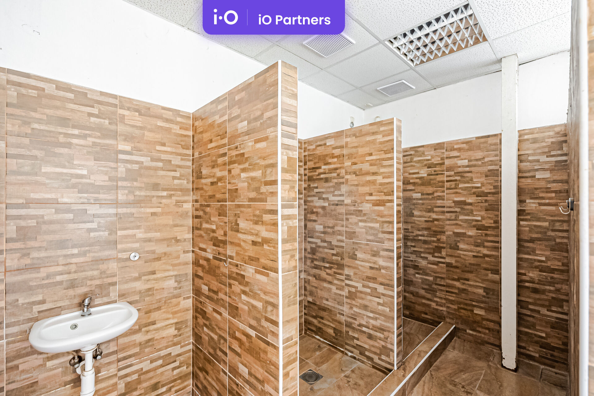 Pronájem - kanceláře 1000 m²