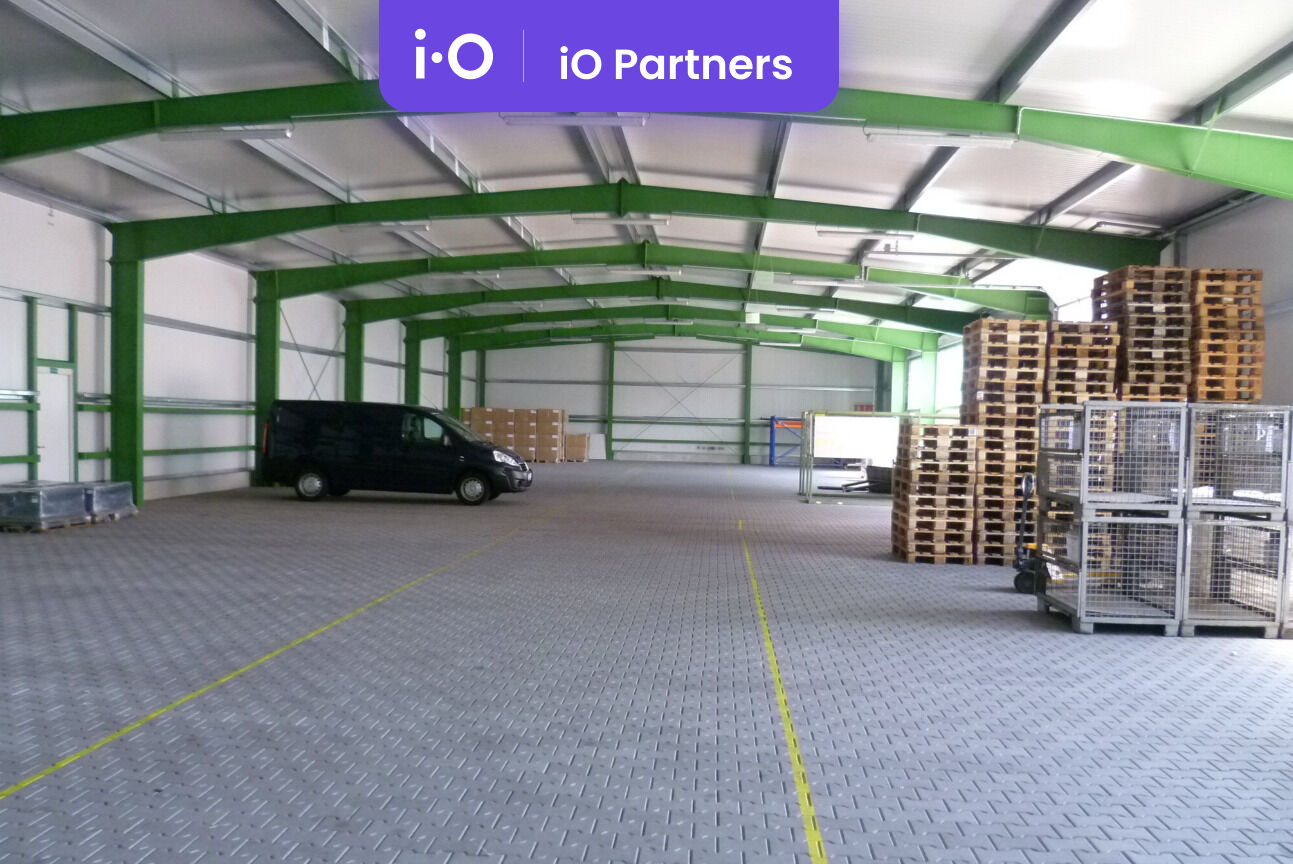 Pronájem - výrobně/ skladovací prostor, 1940 m²