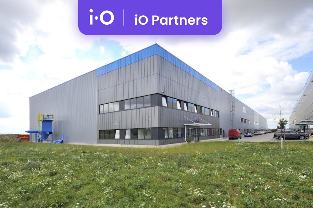 Pronájem - výrobně/ skladovací prostor, 450 m²