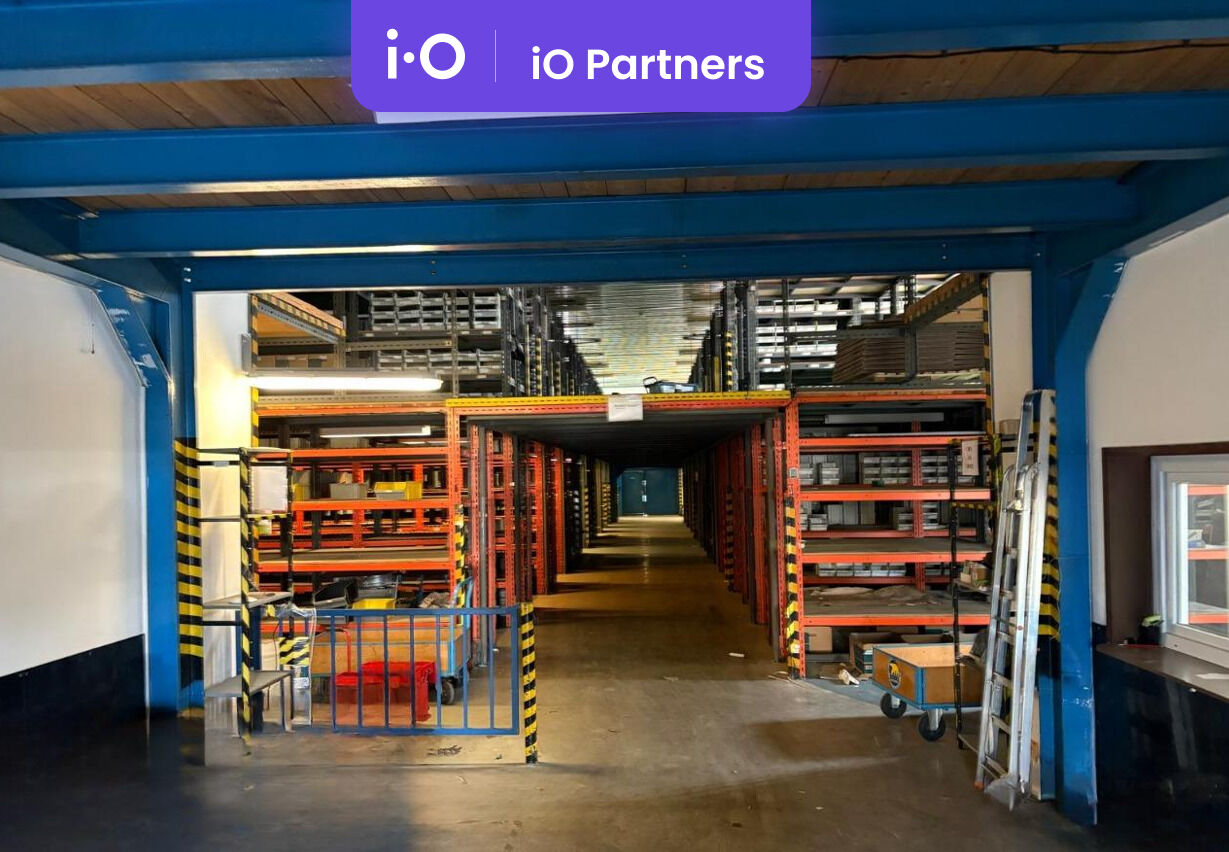 Pronájem - výrobně/ skladovací prostor, 697,5 m²