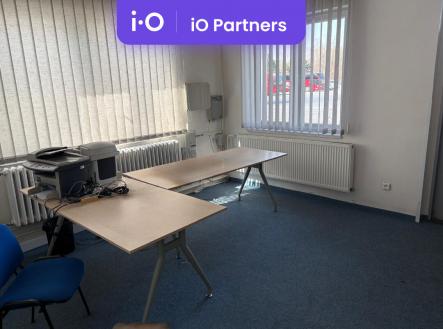 Pronájem skladovací prostor, 697 m²