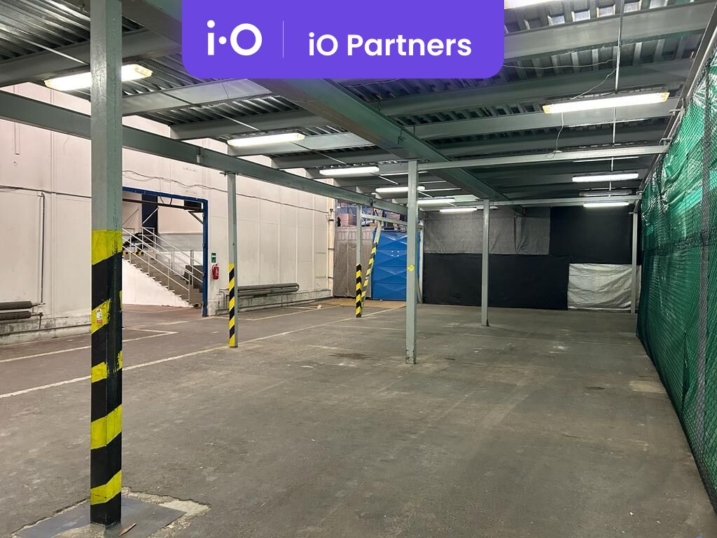 Pronájem - výrobně/ skladovací prostor, 430 m²