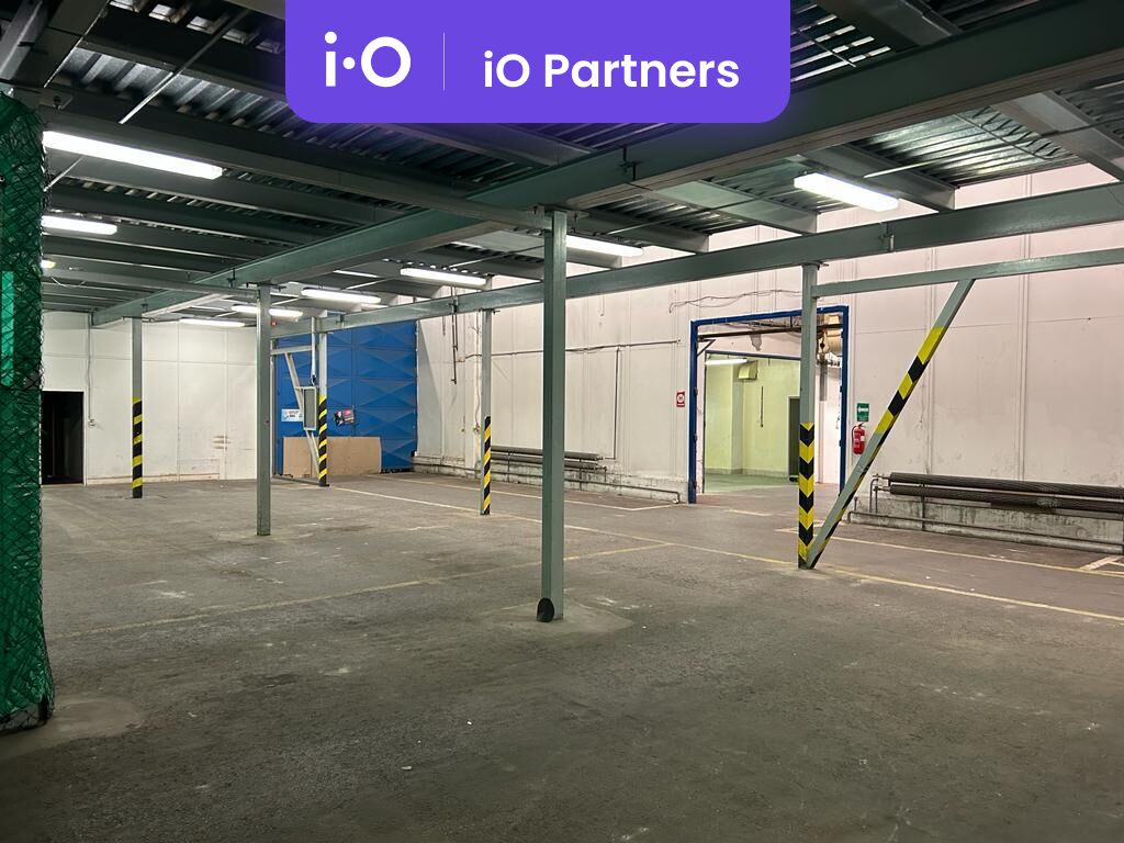 Pronájem - výrobně/ skladovací prostor, 430 m²