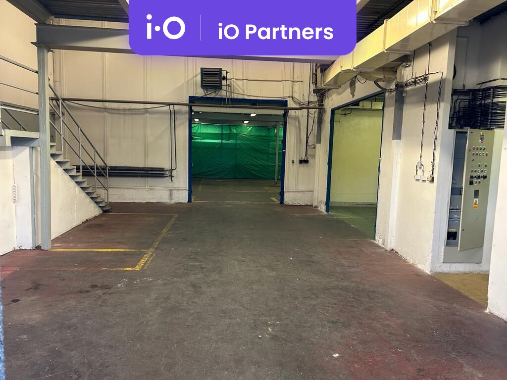 Pronájem - výrobně/ skladovací prostor, 430 m²