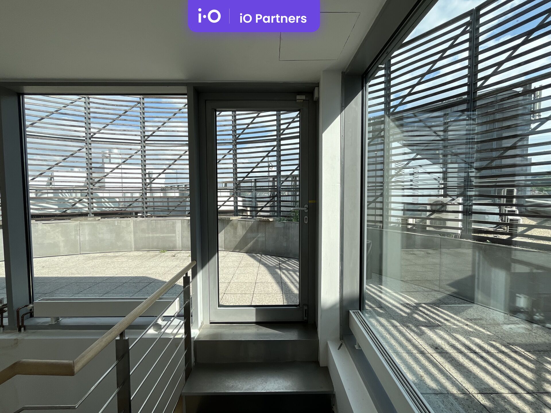 Pronájem exkluzivních kancelářských prostor na Praze 5 - 1180 m² s terasami