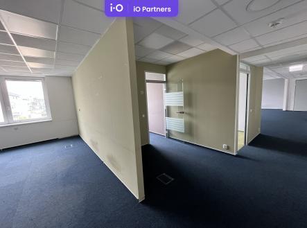 Pronájem kanceláře, 379 m²
