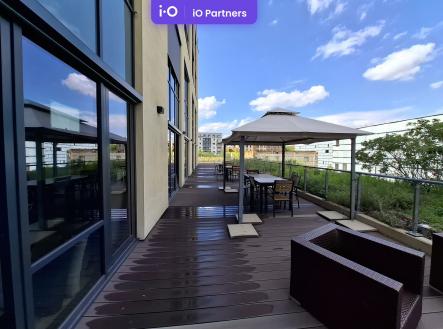 Pronájem kanceláře, 879 m²