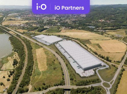 Pronájem - skladovací prostor, 4 300 m²