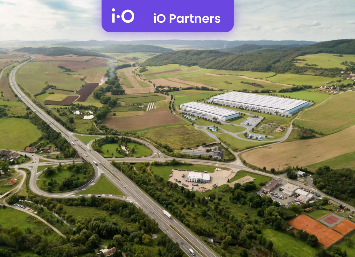 Pronájem - výrobně/ skladovací prostor, 4000 m² - 12600m²