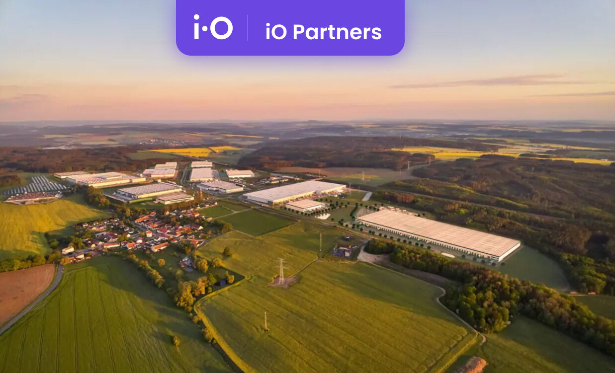 Pronájem - výrobně/ skladovací prostor, 5000 m² - 11 700  m²