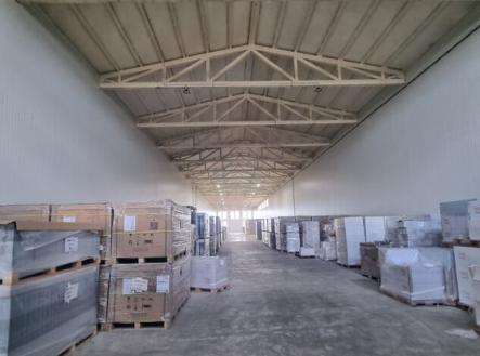 Pronájem skladovací prostor, 1 360 m²