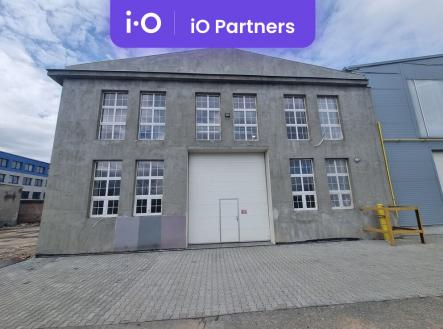 Pronájem skladovací prostor, 1 360 m²