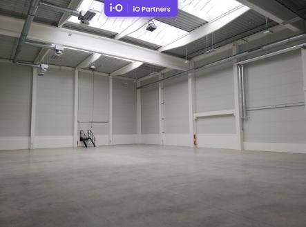Pronájem skladovací prostor, 800 m²