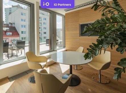 Pronájem kanceláře, 537 m²