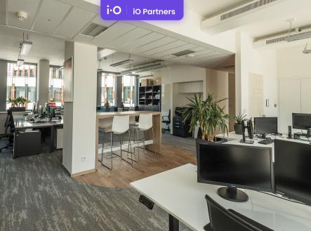 Pronájem kanceláře, 537 m²