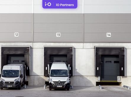 Pronájem skladovací prostor, 1 500 m²