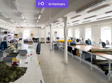 Pronájem výrobní prostor, 1 500 m²