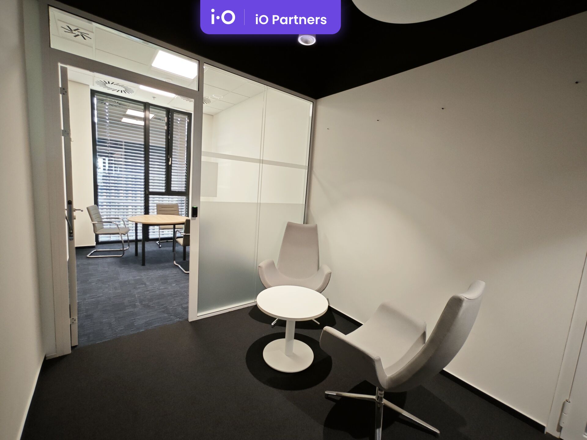 Podnájem kancelářských prostor v Karlíně - až 300 m²