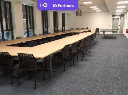 Pronájem kanceláře, 300 m²