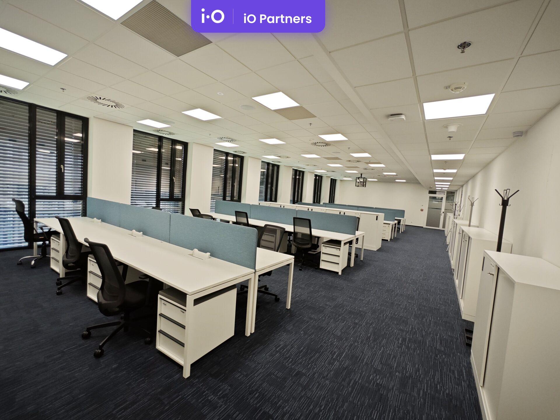 Podnájem kancelářských prostor v Karlíně - 337 m²