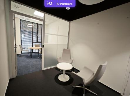 Pronájem kanceláře, 337 m²