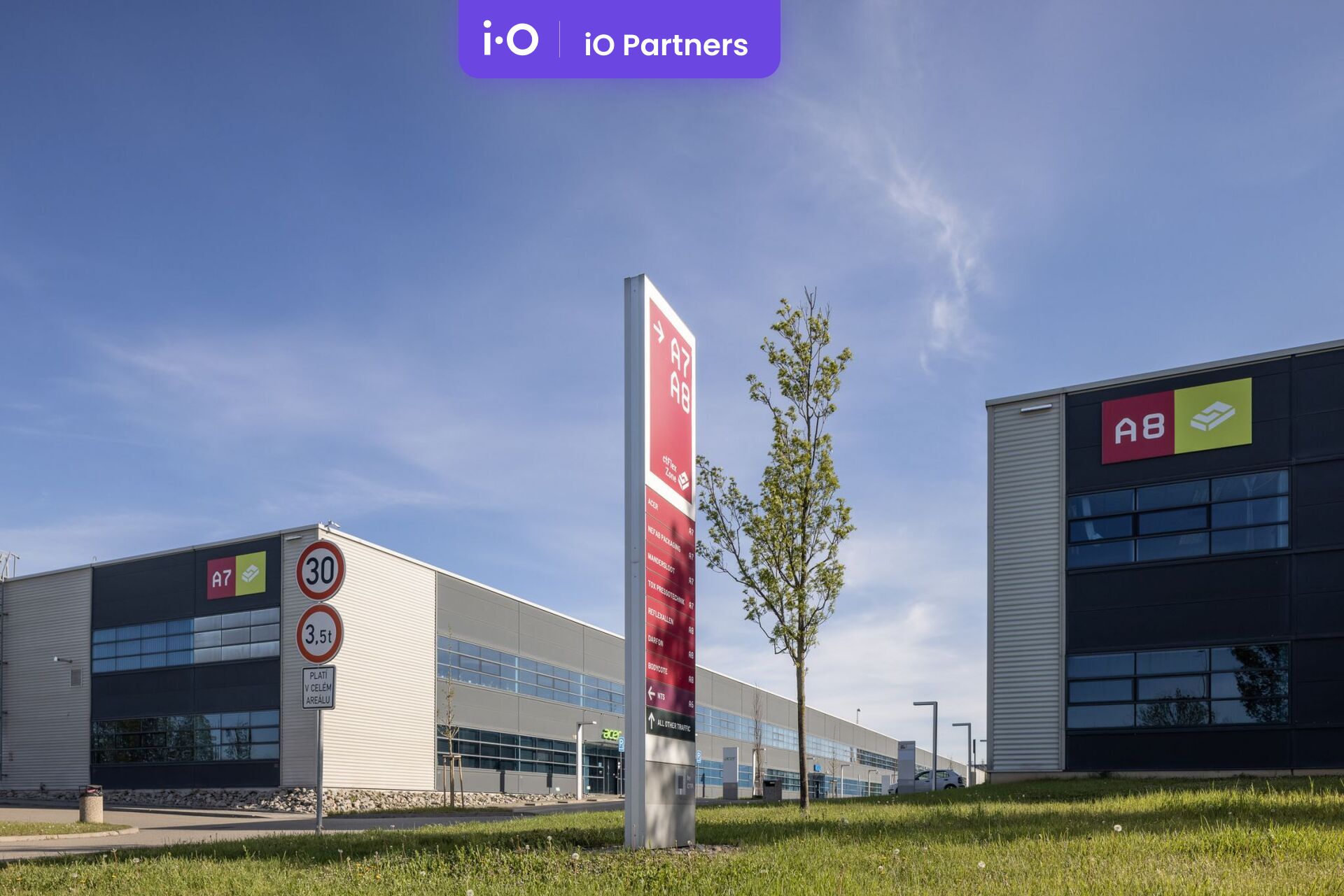 Pronájem - výrobně/ skladovací prostor, 9 000 m² - 22 278 m²