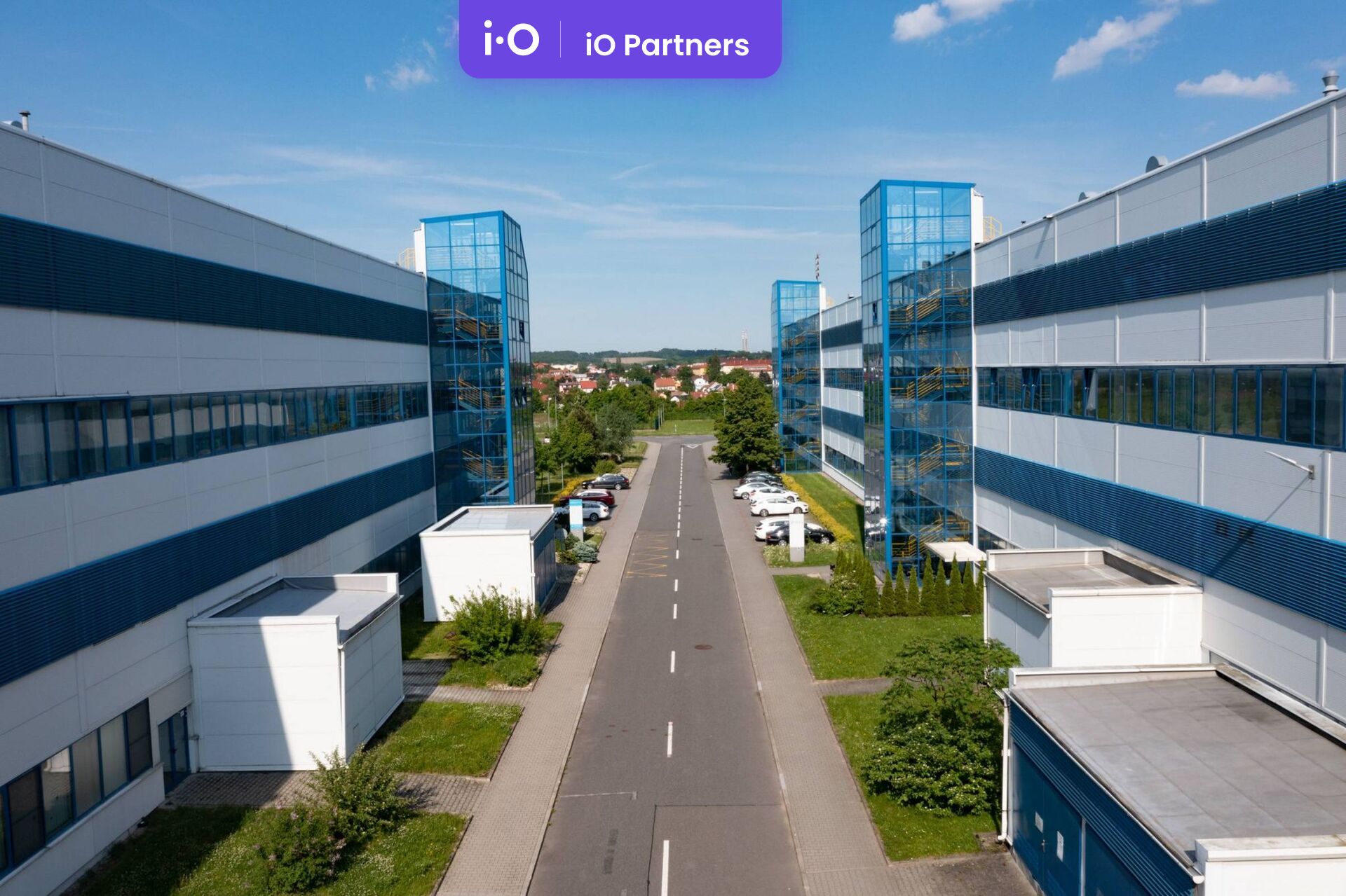 Pronájem - skladovací prostor, 236 m² - 1600 m²