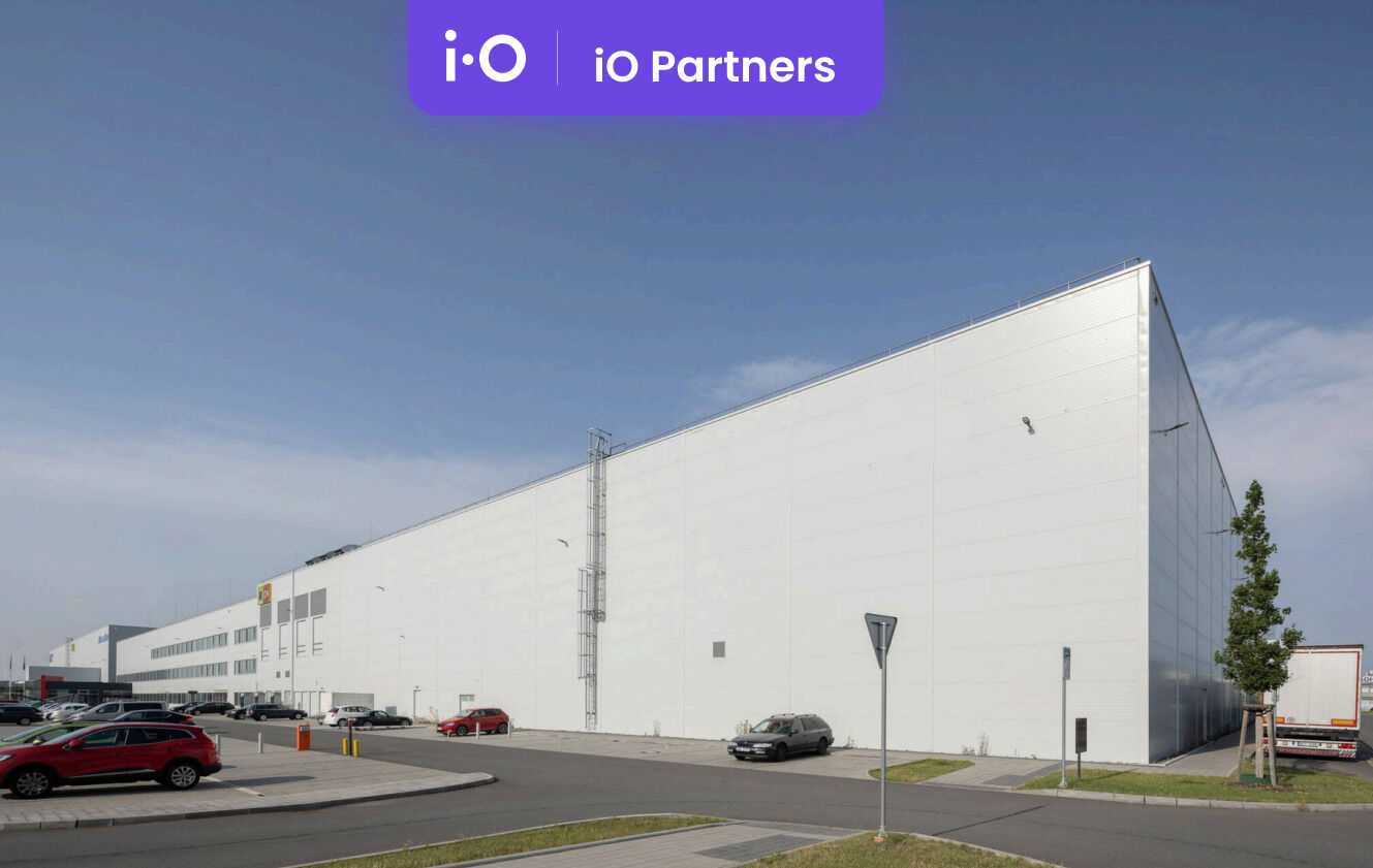 Pronájem - výrobně/ skladovací prostor, 820 m² - 1747 m²