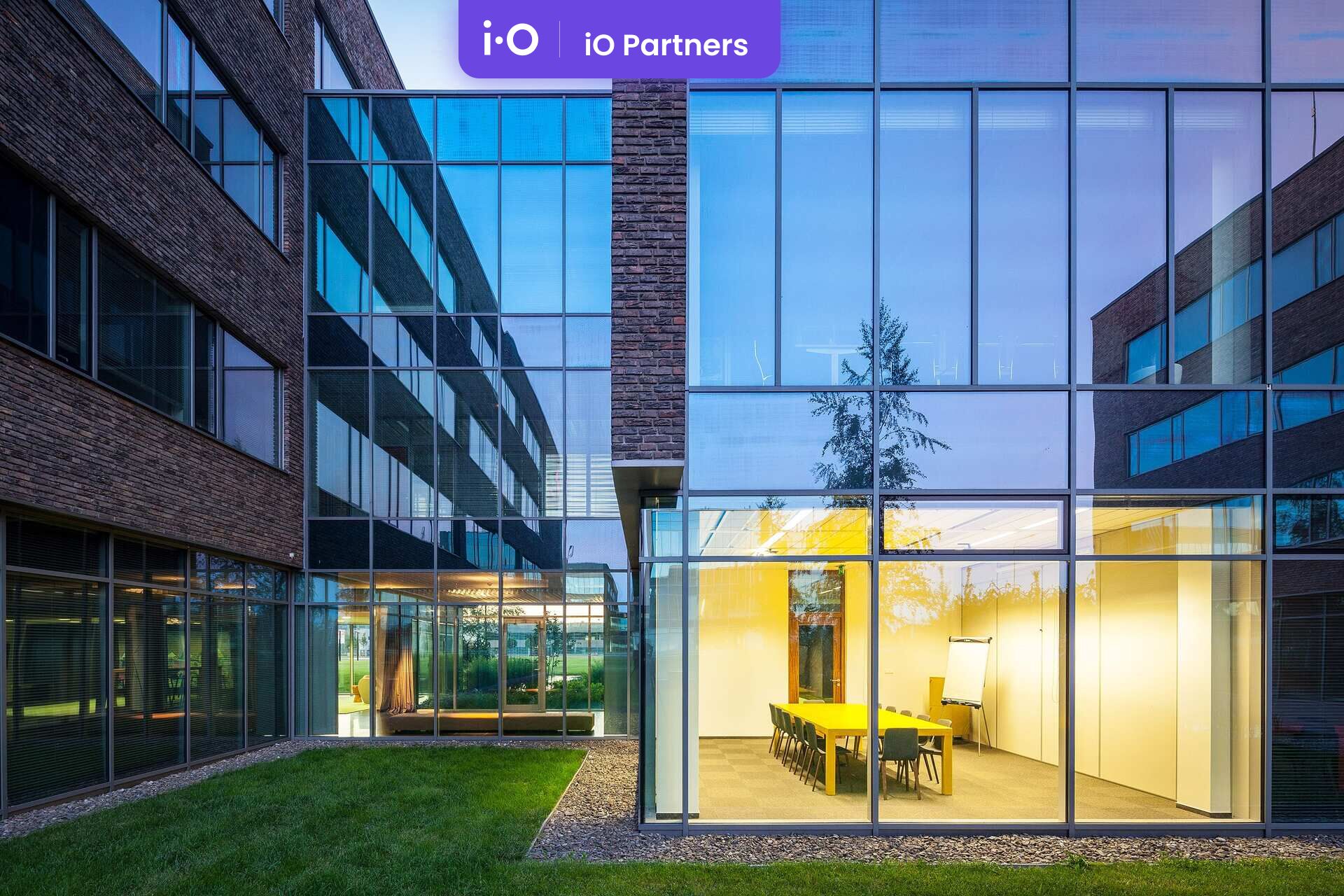 Pronájem - výrobně/ skladovací prostor, 820 m² - 1747 m²