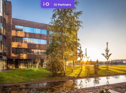 Pronájem skladovací prostor, 4 890 m²