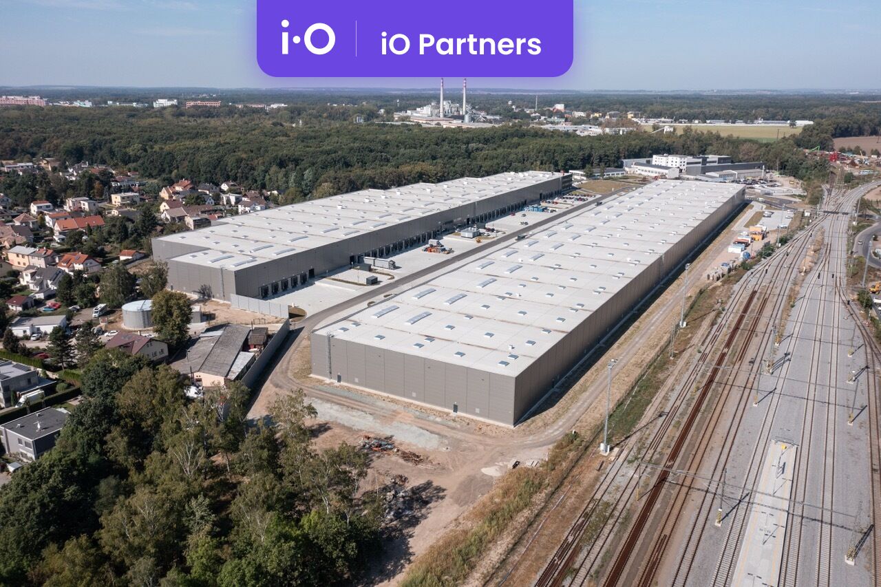 Pronájem - výrobně/ skladovací prostor, 3500 m² - 7823 m²