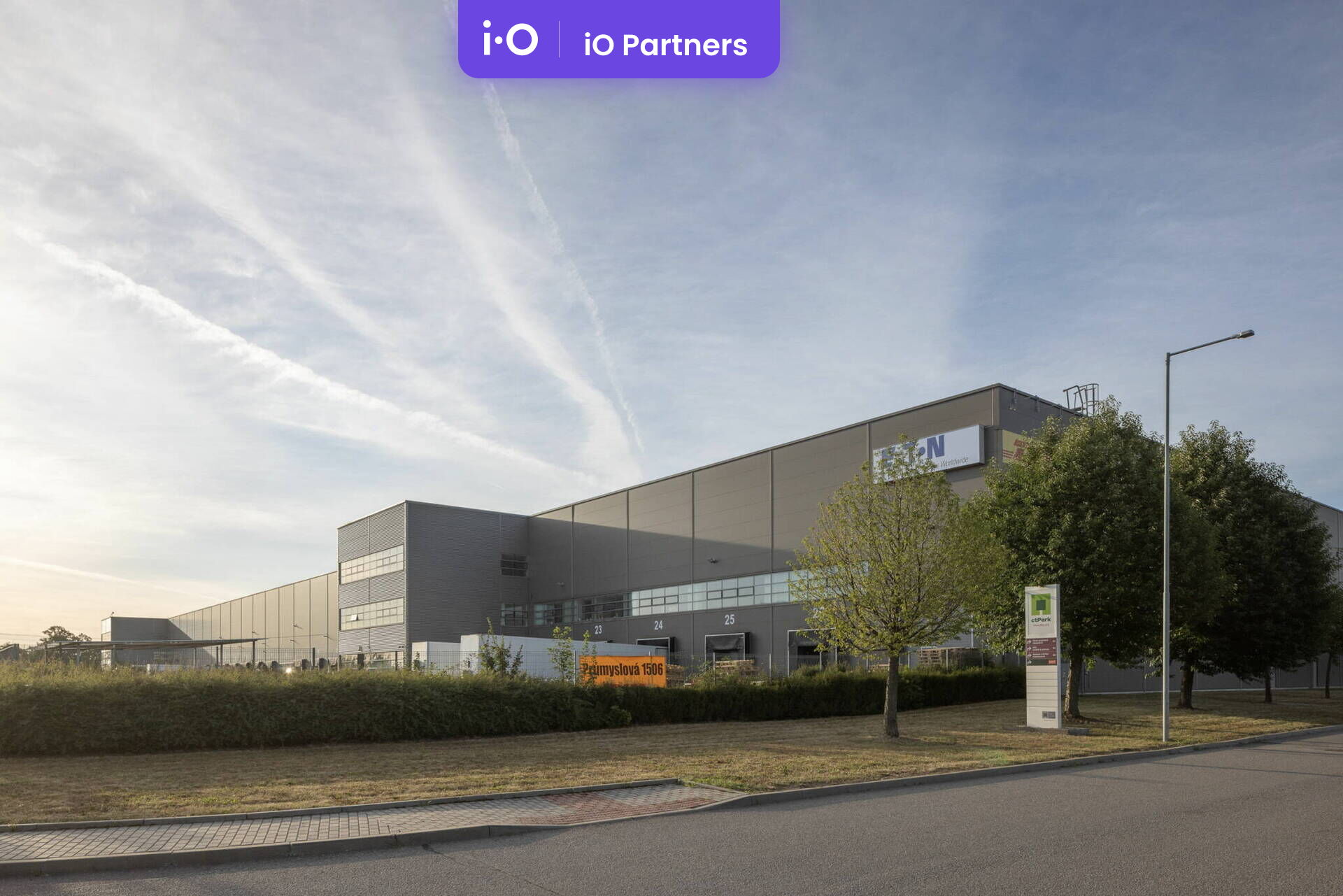 Pronájem - výrobně/ skladovací prostor,  3 500 m² - 7 346 m²