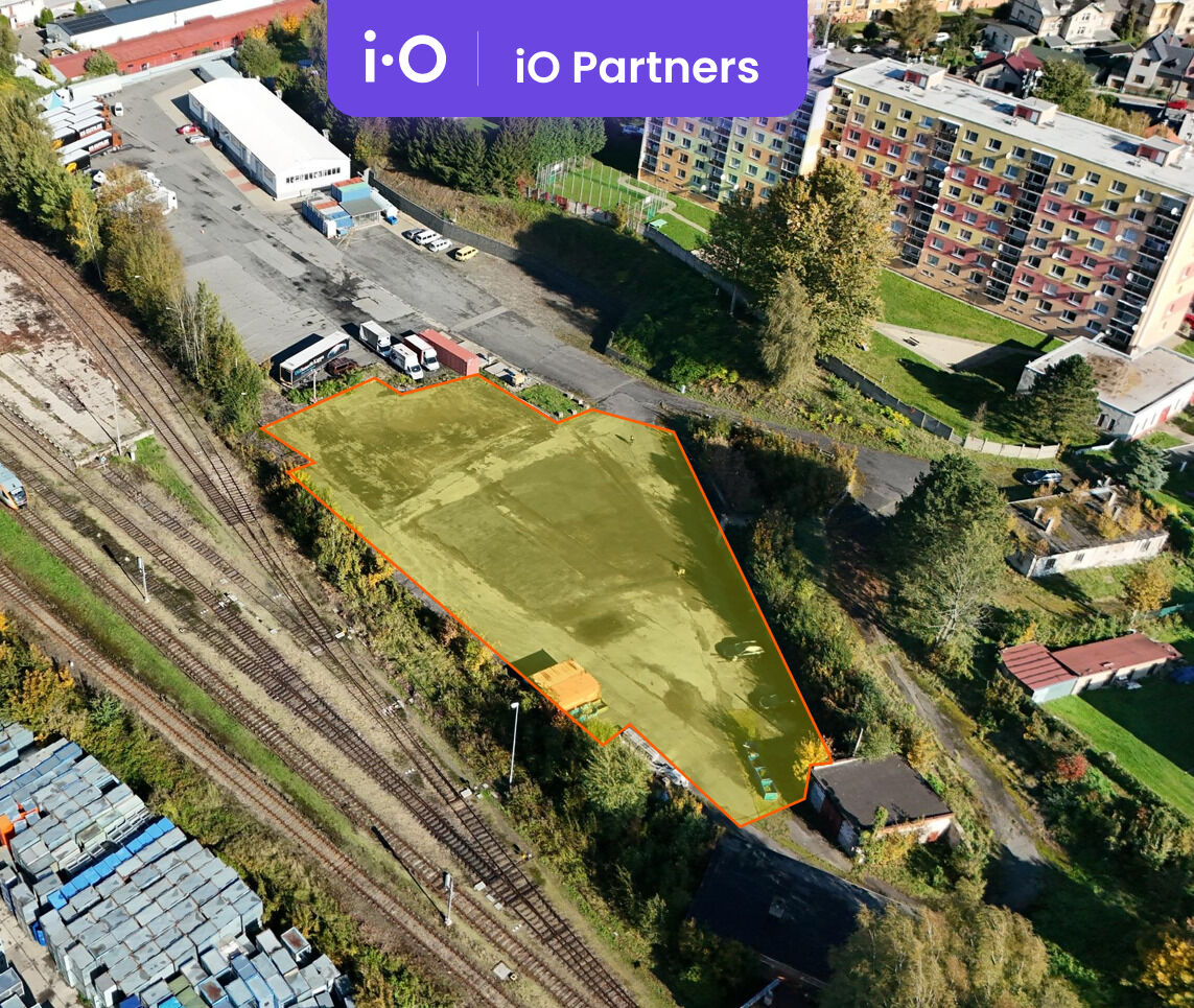 Pronájem - skladovacích venkovních prostor, 3100 m²